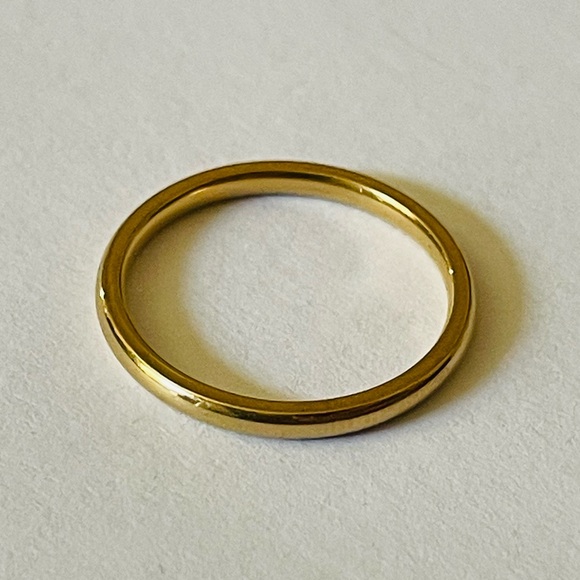 Mejuri Jewelry - Classic Gold thin Stackable Band Ring minimalist size 7